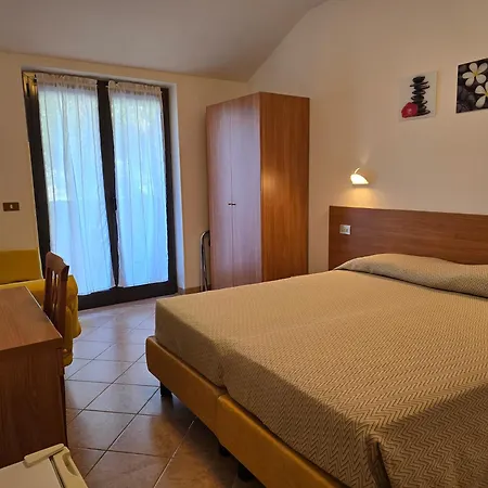 Pace 5* ברנצונה סול גארדה