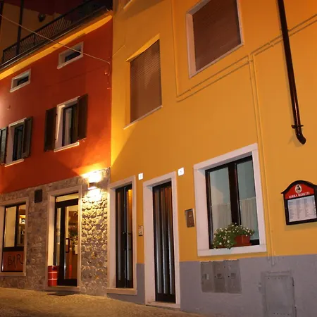Pace Brenzone sul Garda